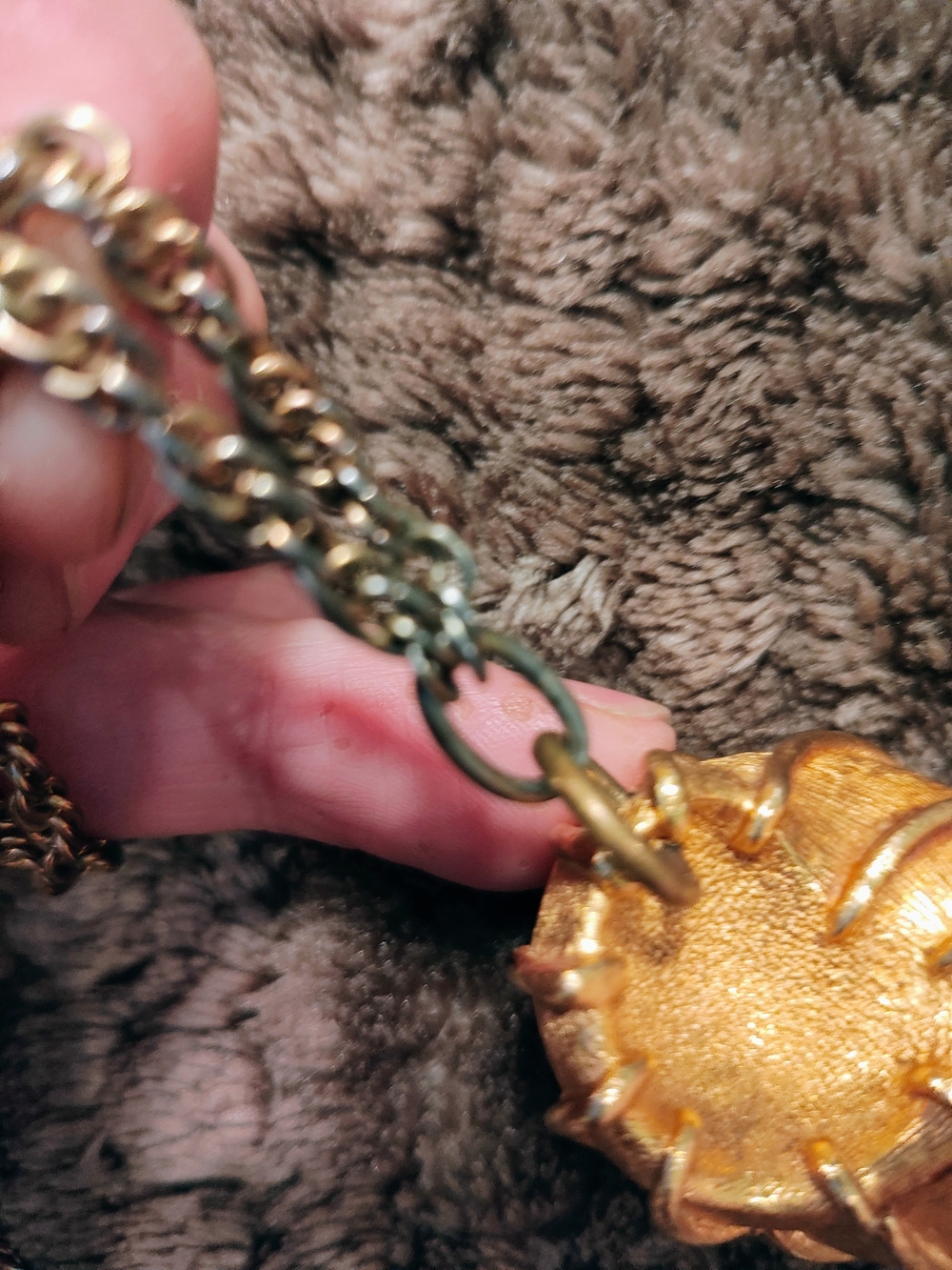 Estee Lauder Gold-tone Shell Pendant Necklace - Picture 4 of 5